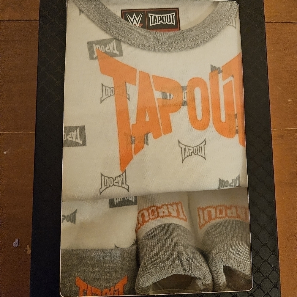 Tapout 3 piece set. Size 6-9 months. White.